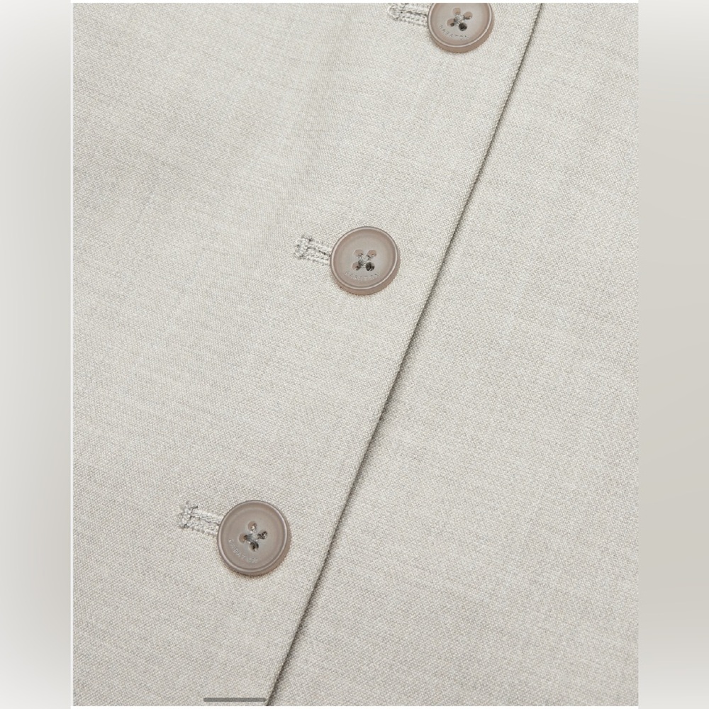 Babaton
Deniro Vest - (Re)ssential - Picture 4 of 6